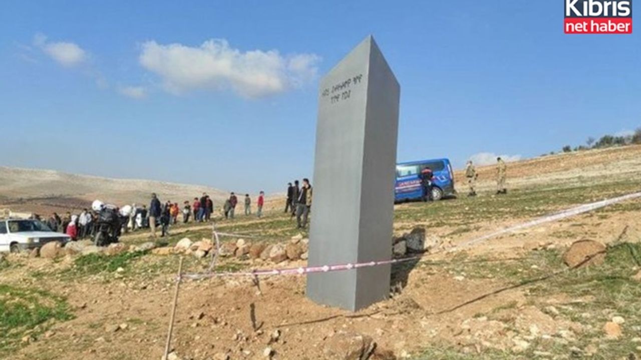 Gizemli Monolit, geldiği gibi gizemiyle gitti