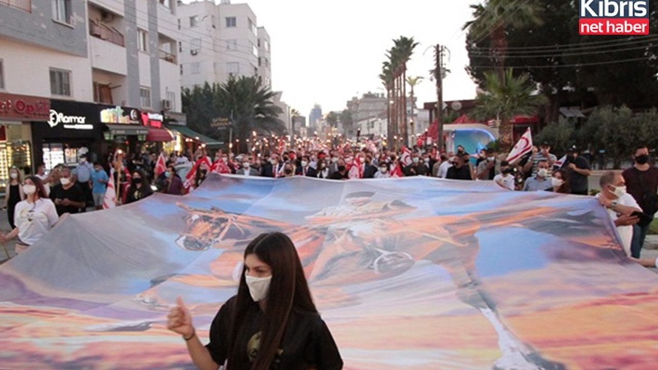 Lefkoşa’da '19 Mayıs'ın 102. yıl dönümünde fener alayı düzenlendi