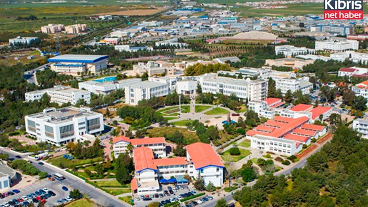DAÜ’den üstün başarı gösteren öğrencilerine nakdi ödül