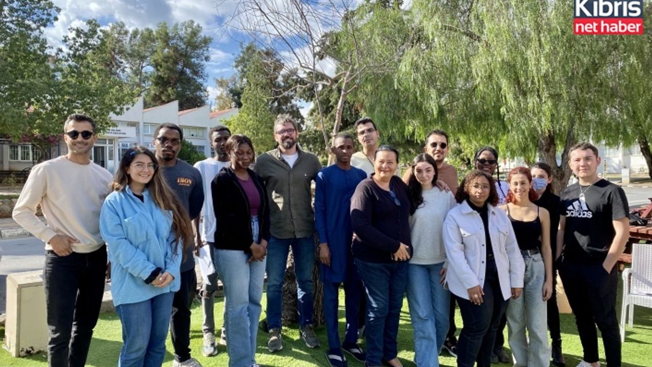 DAÜ sinema ve televizyon bölümü öğrencileri Çağdaş Sercan ile bir araya geldi