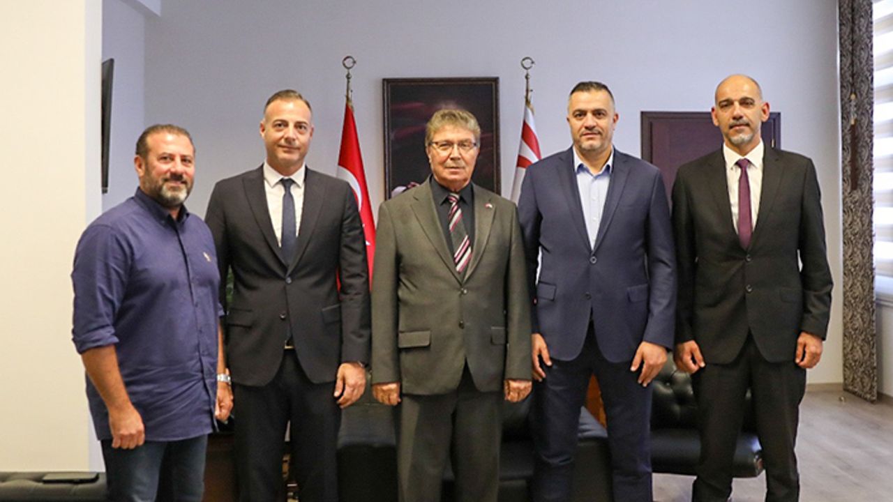 Başbakan Üstel, 13’üncü Spor Şurası Genel Sekreteri Ekmekçi ile bir araya geldi