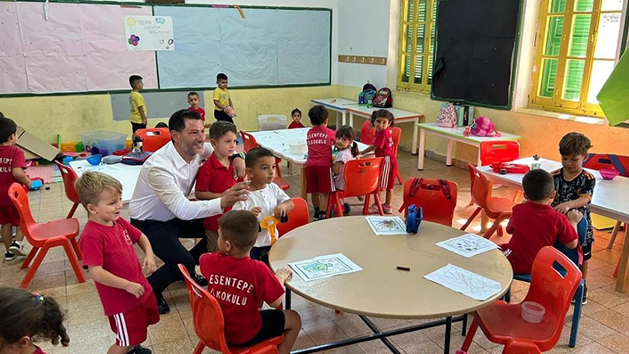 Çatalköy –Esentepe Belediyesi okul çantası dağıttı