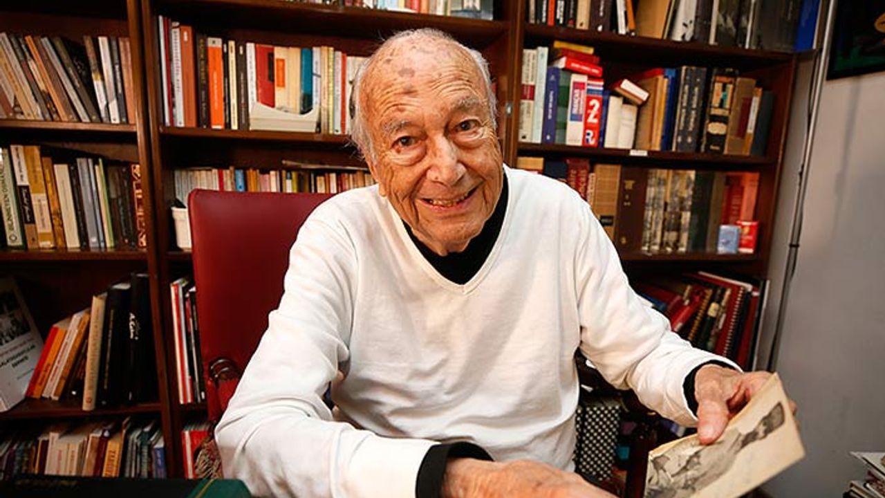 Gazeteci-yazar Hıfzı Topuz hayatını kaybetti