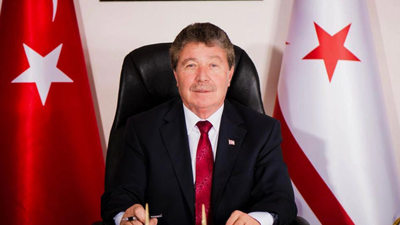 Başbakan Üstel: “Dünya ile kucaklaşmaya hazırlanıyoruz”