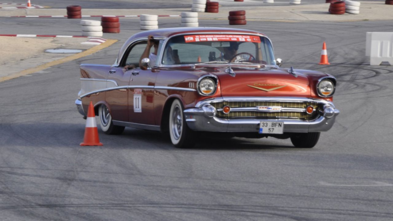 XIII. Uluslararası Cumhuriyet Klasik Otomobil Rallisi gerçekleştirildi