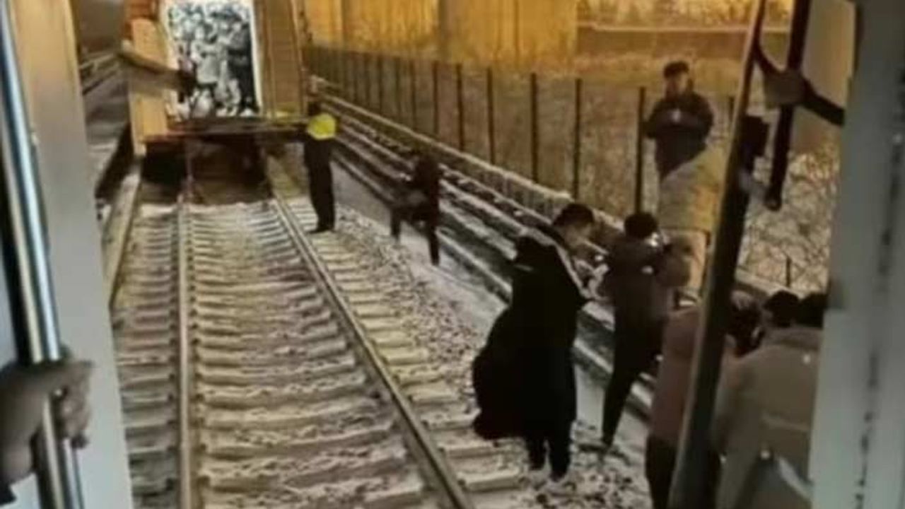 Çin'de iki metro treni çarpıştı, 515 kişi yaralandı