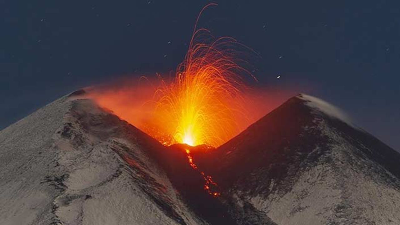 Etna Yanardağı'nda volkanik hareketlilik devam ediyor