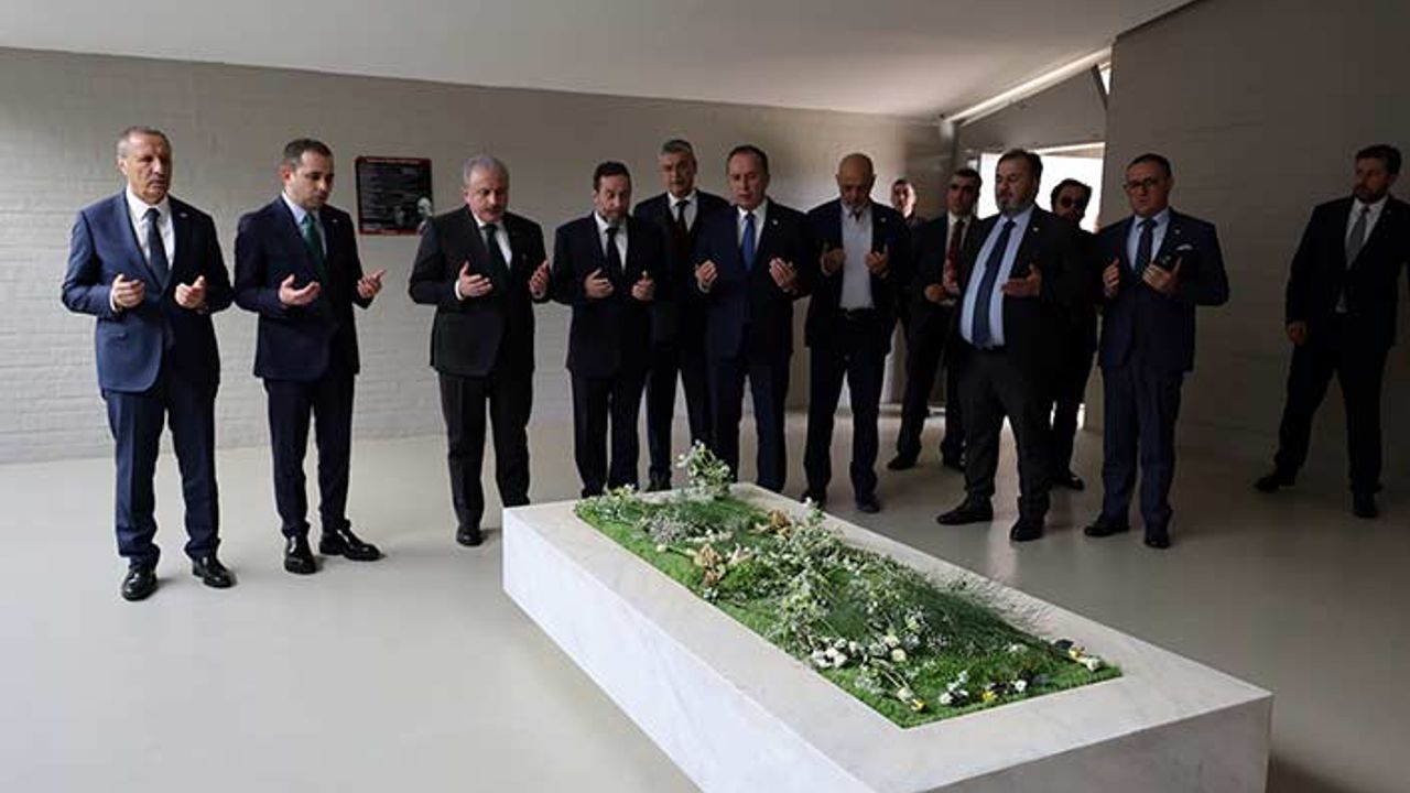 Şentop’tan, Denktaş ve Dr. Küçük'ün anıt mezarlarına ziyaret