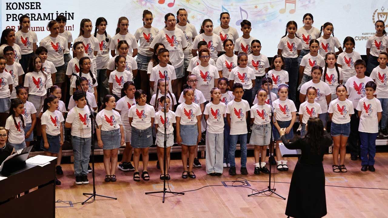 Cumhurbaşkanlığı Çoksesli Çocuk Korosu ilk konserini verdi