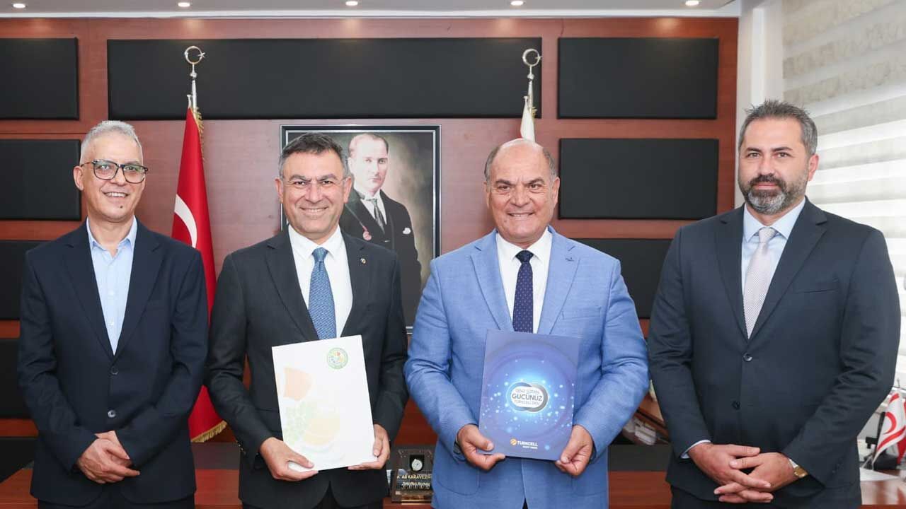 Değirmenlik Akıncılar Belediyesi ile Kuzey Kıbrıs Turkcell dijital dönüşüm protokolü imzaladı
