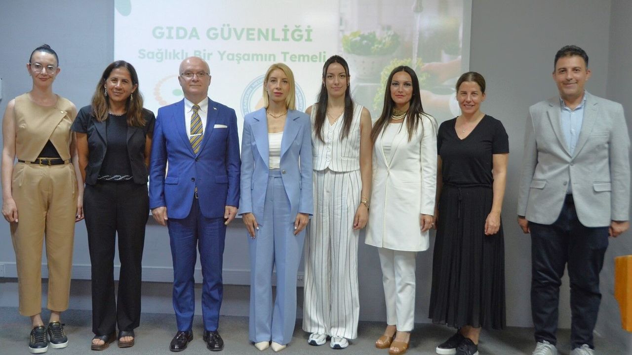 DAÜ’de “gıda güvenliğinde en büyük tehlike: yanlış bilinenler” konulu etkinlik gerçekleştirildi