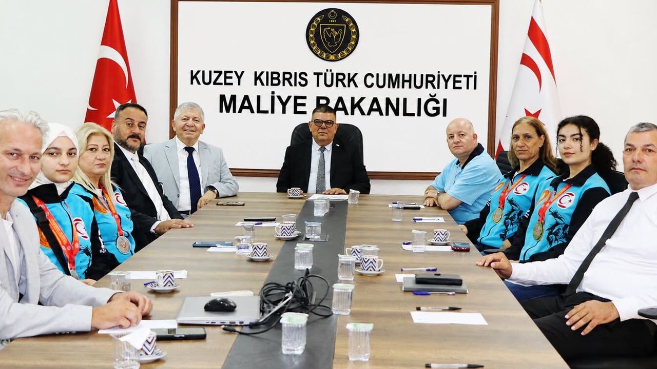 Maliye Bakanı Berova, Dünya Budo Kupası şampiyonlarını kabul etti
