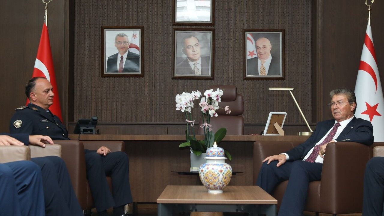 Başbakan Üstel, Adalıer’i kabul etti