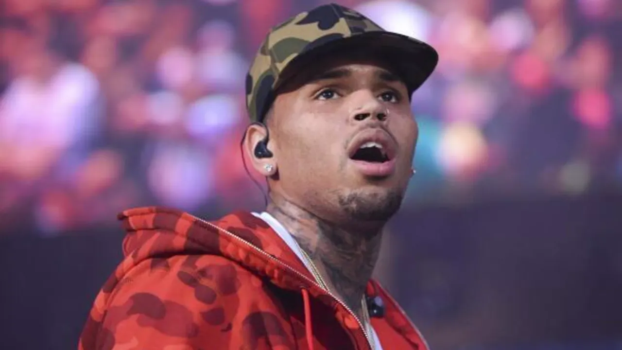 Şarkıcı Chris Brown, Londra'daki gece kulübü kavgasında suçunu kabul etti