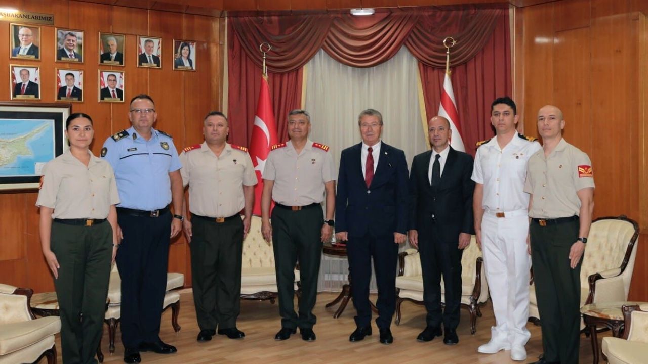 Başbakan Üstel, Güvenlik Kuvvetleri Komutanı Tümgeneral Görgülü'yü kabul etti