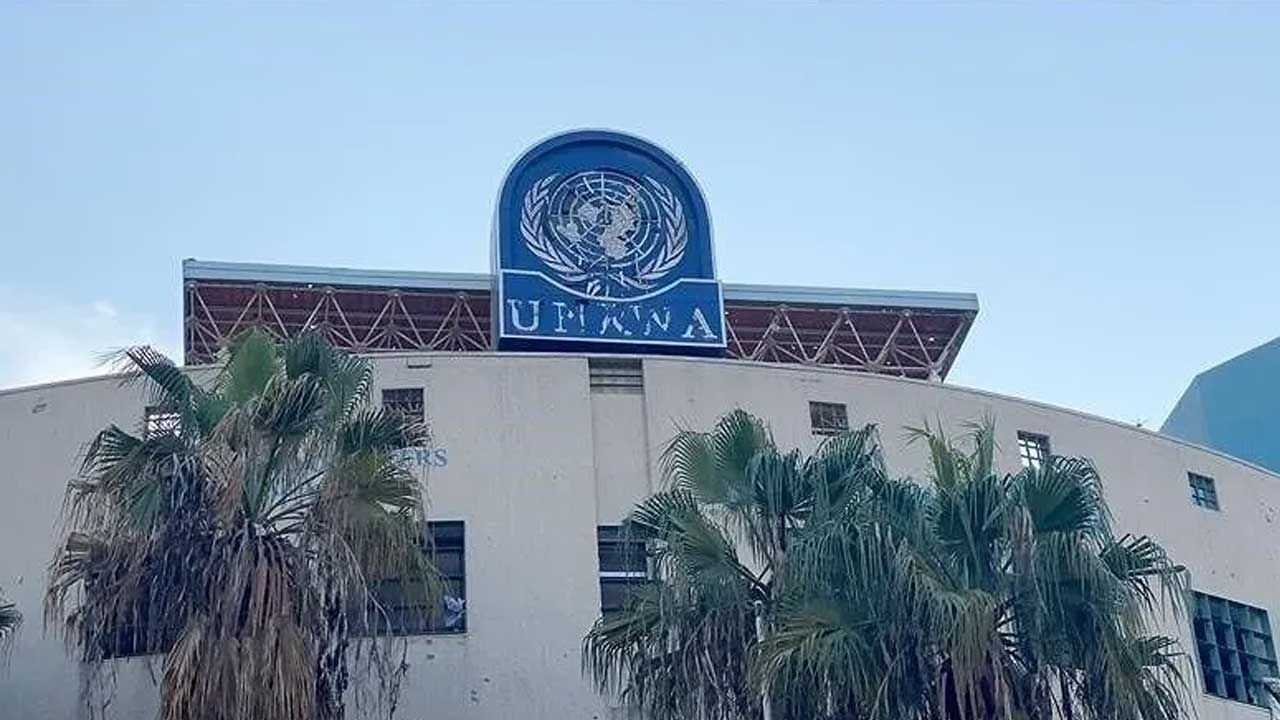 İsrail'den UNRWA eğitim merkezine baskın