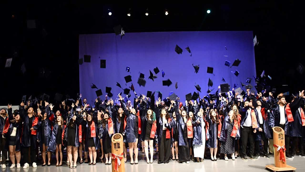 DAÜ sağlık mezunları için meslek yemin töreni düzenlendi