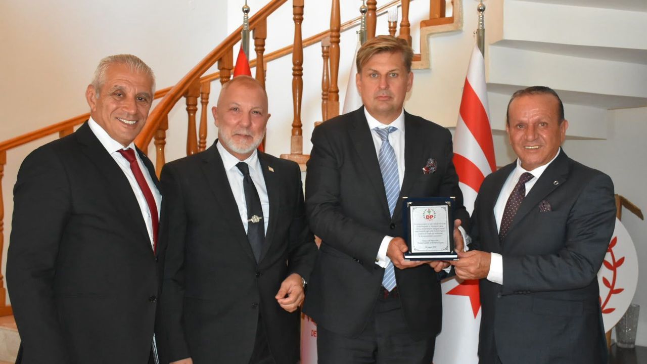 Alman Milletvekili Maximilian Krah, Demokrat Parti’yi ziyaret etti