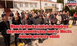 Maaşlardan kesintiyi de öngören depreme yönelik yasa önerisi Meclis önünde protesto edildi