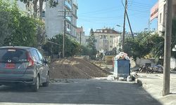 Gazimağusa Belediyesi'ne uyarı levhasız yol kapatma eleştirisi