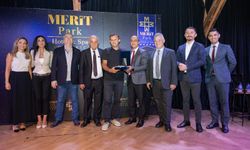 Merit Park Casino’da 10-20 yılını dolduran çalışanlara plaket töreni