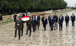 Başbakan Üstel, Anıtkabir’i ziyaret etti