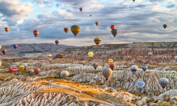 Bolat, Türkiye’nin turizm gelirlerinin 23,2 milyar dolar olarak gerçekleştiğini açıkladı