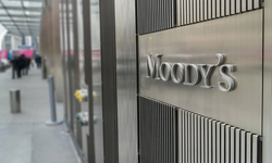 Moody's, Güney Kıbrıs'ın yatırım notunu yükseltti