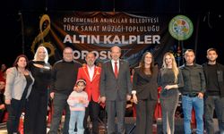 Tatar, Değirmenlik-Akıncılar Belediyesi Altın Kalpler Korosu TSM konserini izledi