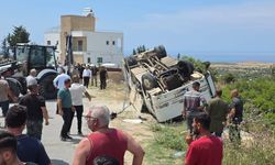 Yenierenköy’de öğrenci otobüsü devrildi: Çok sayıda yaralı var