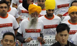 Dünyanın en yaşlı maraton koşucusu Fauja Singh, 114 yaşında trafik kazasında hayatını kaybetti