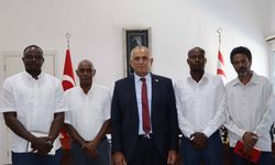 Çavuşoğlu, Kuzey Kıbrıs Sudan Topluluğu Derneği’ni kabul etti