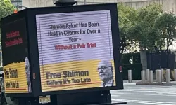 Simon Aykut’un afişleri New York’ta