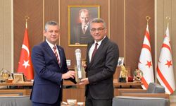 Cumhurbaşkanı Erhürman, CHP Genel Başkanı Özel'i kabul etti