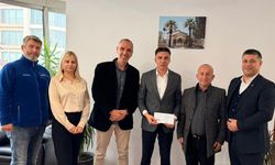 Tayf LTD. ve Marshall Boyaları’ndan Gönyeli Alayköy Belediyesi’ne 1650 litre boya bağışı