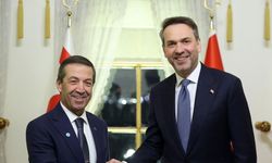 Dışişleri Bakanı Ertuğruloğlu, Türkiye Enerji ve Tabii Kaynaklar Bakanı Bayraktar ile görüştü