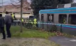 İstanbul'da tramvay raydan çıktı: Yolcular tahliye edildi
