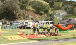 Yeni Zelanda’da volkanik heyelan: Turistik kampta en az 9 kişi kayıp
