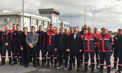 KTAMS ve KAMUSEN Ercan Havaalanı İtfaiye Birimi önünde açıklama yaptı