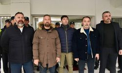 Kamuda yetkili sendikalar Maliye Bakanlığı önünde