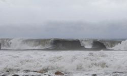 Meteoroloji Dairesi, karada ve denizlerde fırtına uyarısı yaptı