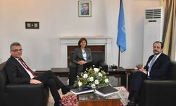 Kıbrıs’ta Kritik Üçlü Zirve