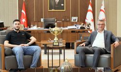 Cumhurbaşkanı Erhürman, Kıbrıslı Türk milli bilardocu Mustafa Alnar’ı kabul etti