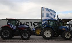 Yunanistan'da çiftçiler, yetersiz desteklere karşı 48 saatlik yol kapatma eylemi başlattı