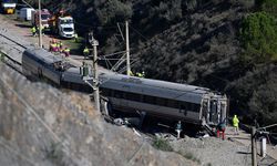 İspanya'da iki hızlı trenin karıştığı kazada ölenlerin sayısı 41'e yükseldi