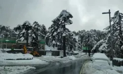 Trodos Dağları’nda kar etkili oldu: Bazı yollar zincirsiz geçişe kapatıldı
