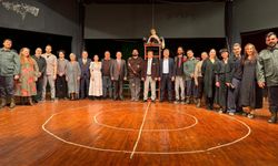 "Kafkas Tebeşir Dairesi" oyunu büyük beğeni topladı...