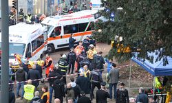 Milano'da tramvay raydan çıkarak kaza yaptı