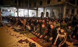 Gazze'de bombardıman korkusu olmadan ilk teravih namazı kılındı