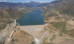 Alaköprü Barajı’nda kapaklar açıldı: Dragon Çayı’nda su seviyesi yükseliyor